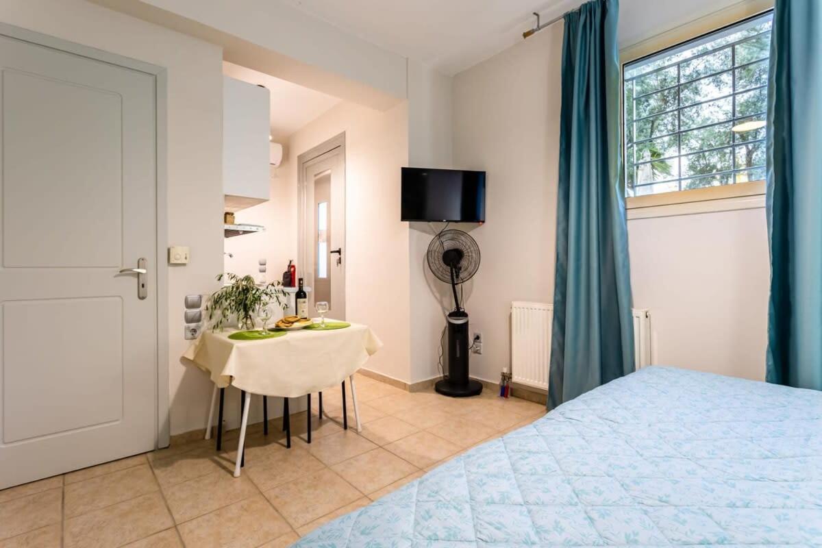 Kitries Summer Getaway - Eden Seaside Suite Kitriai ภายนอก รูปภาพ